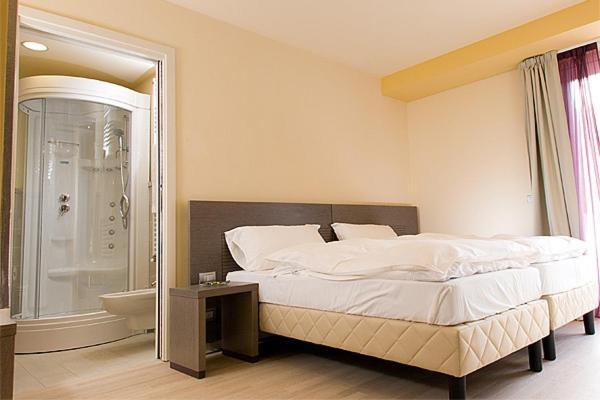 Hotel Kube Фольгарія Екстер'єр фото