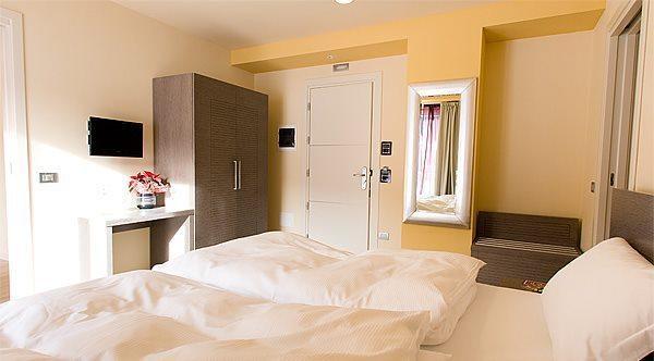 Hotel Kube Фольгарія Екстер'єр фото