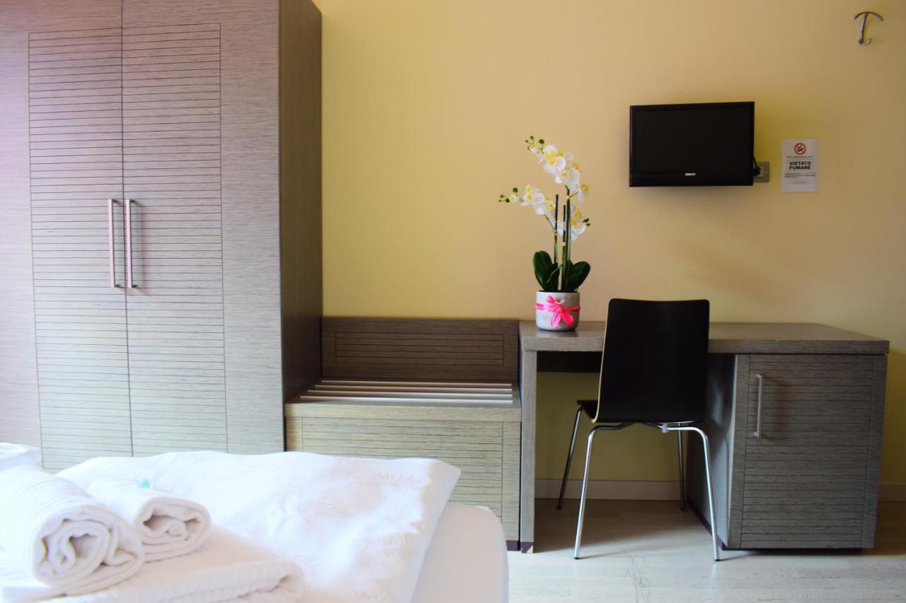 Hotel Kube Фольгарія Екстер'єр фото