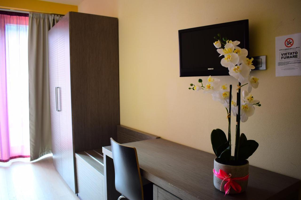Hotel Kube Фольгарія Екстер'єр фото