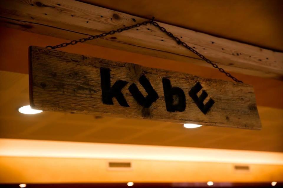 Hotel Kube Фольгарія Екстер'єр фото