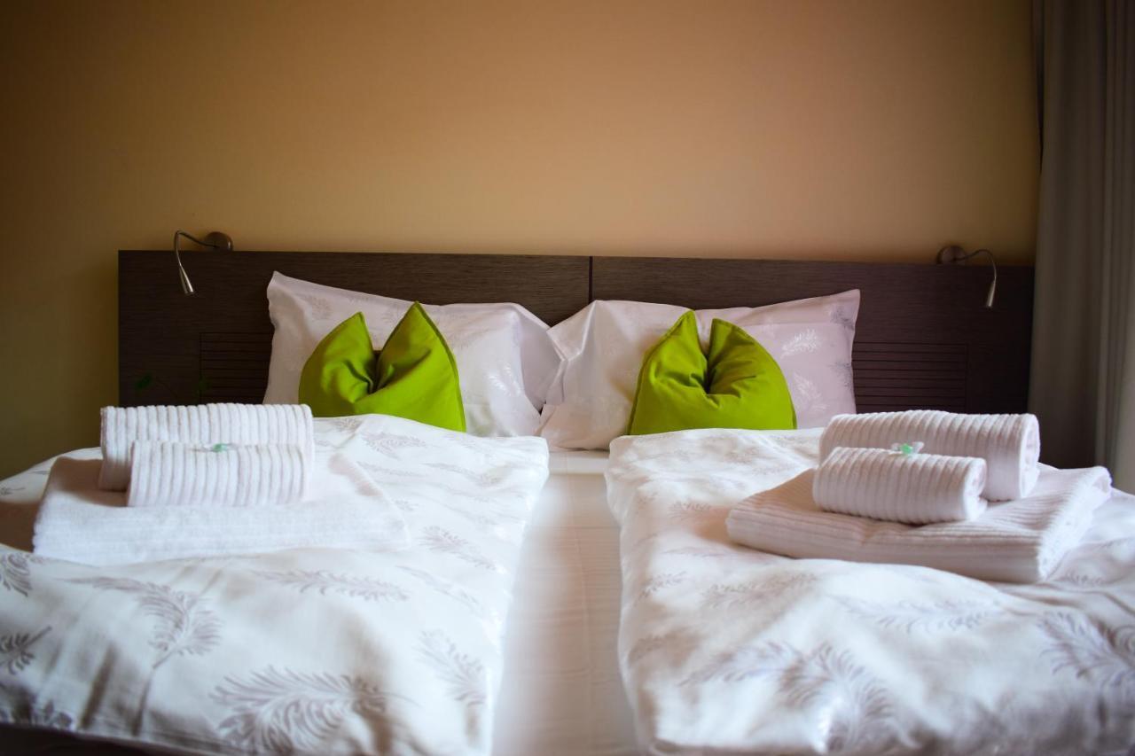 Hotel Kube Фольгарія Екстер'єр фото