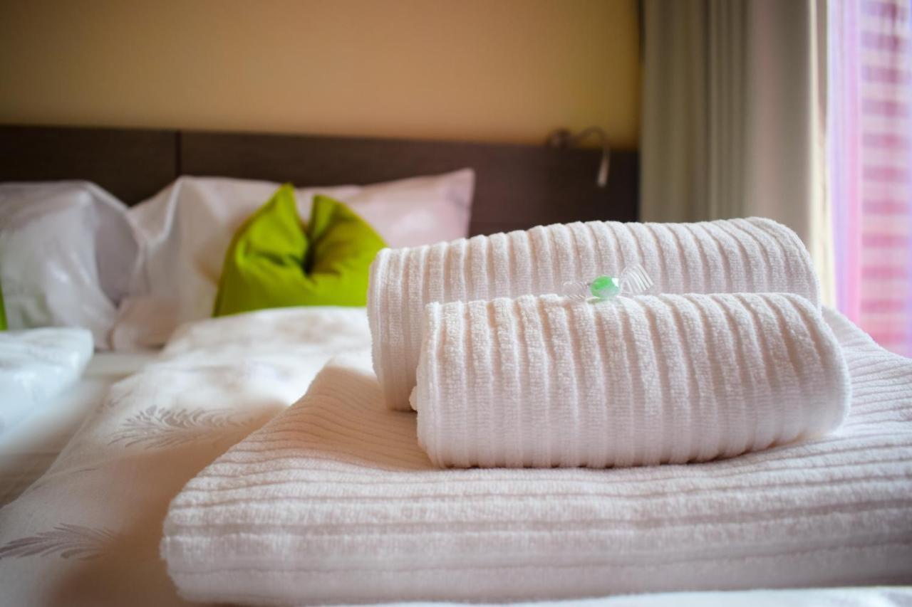Hotel Kube Фольгарія Екстер'єр фото